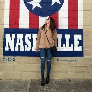 Aritzia TNA  Sherpa Fleece Jacket